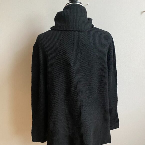 SWEET Romeo BNWT Black Abstract Ribbed Turtleneck - Picture 4 of 9